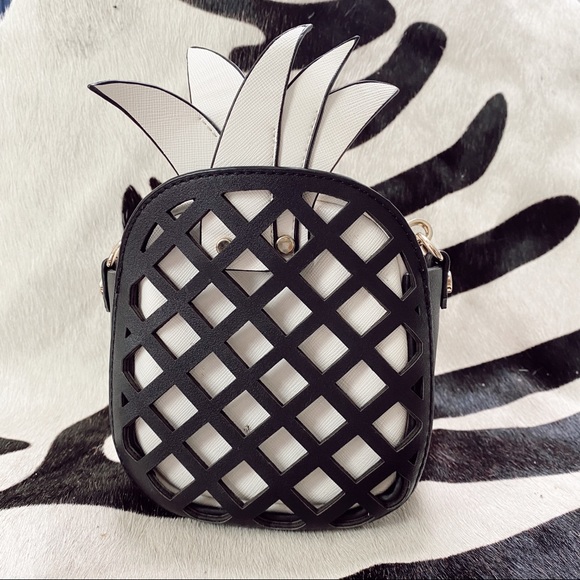 Pineapple Crossbody Bag - Picture 2 of 5